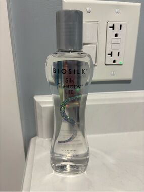 Biosilk Silk Therapy Lite Hair Oil - Clear Bottle with Silver Cap